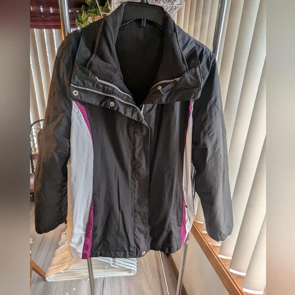 Faded Glory Women's Black, White, and Pink Ski Jacket Coat 3-In-1 Reversible.
